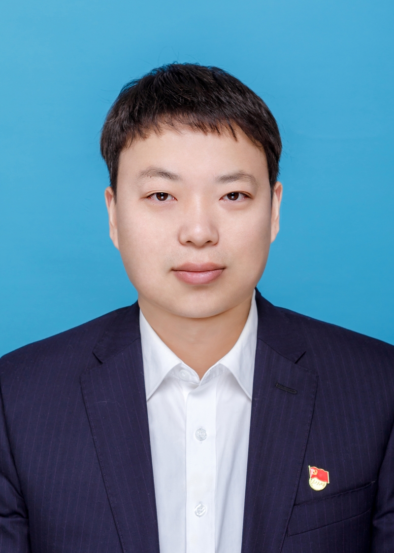 杨涛.jpg